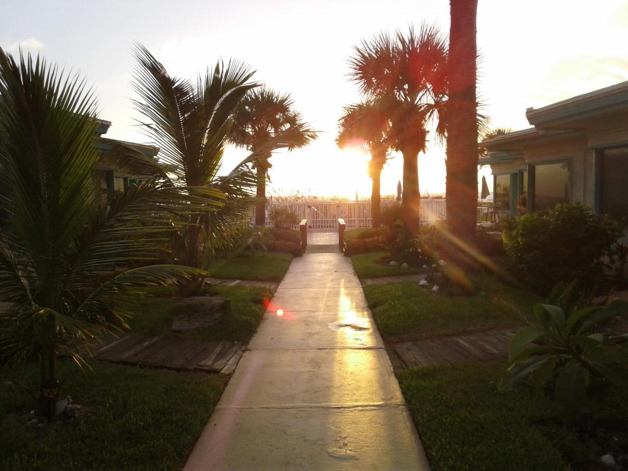 Beach Island Resort Cocoa Beach Esterno foto